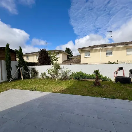 Dom wakacyjny Gisele - Maison Pour 8 Personnes Avec Jardin *