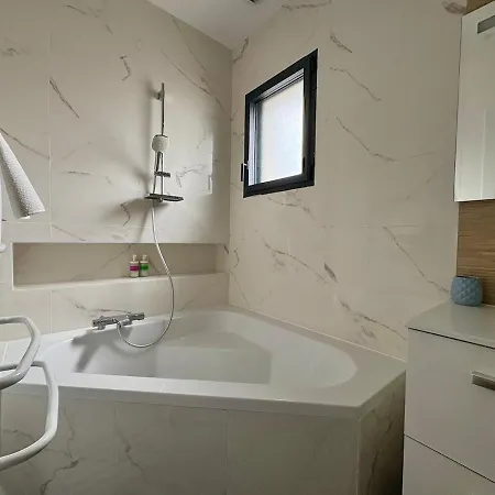 Gisele - Maison Pour 8 Personnes Avec Jardin * Lormont